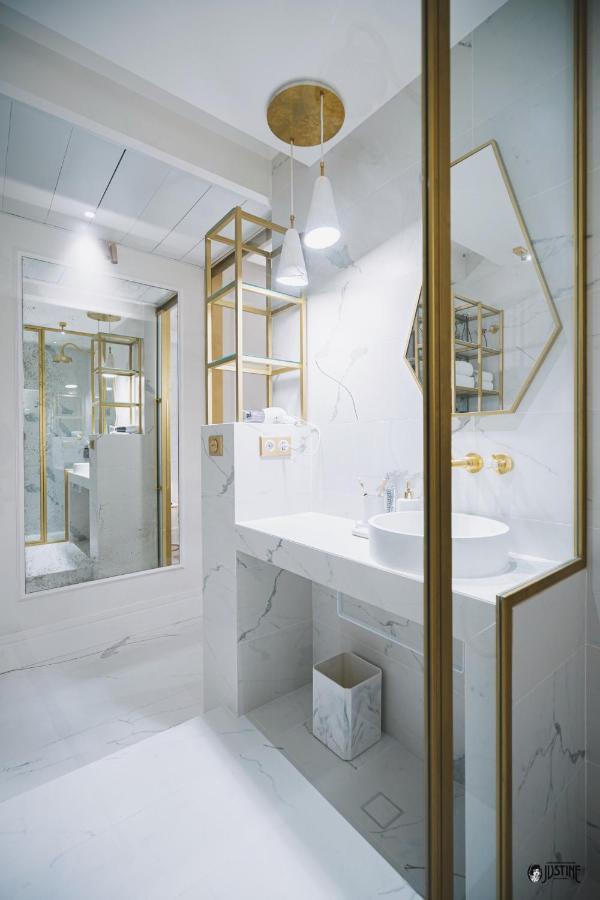 Suite Kintsugi By Justine Apartments Apartamento Turistico En Madrid Rio المظهر الخارجي الصورة